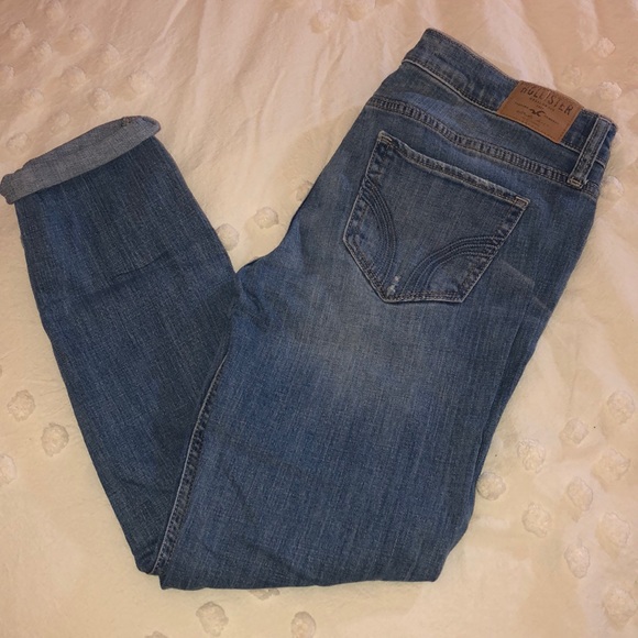 Distressed Hollister Jeans - Picture 4 of 4